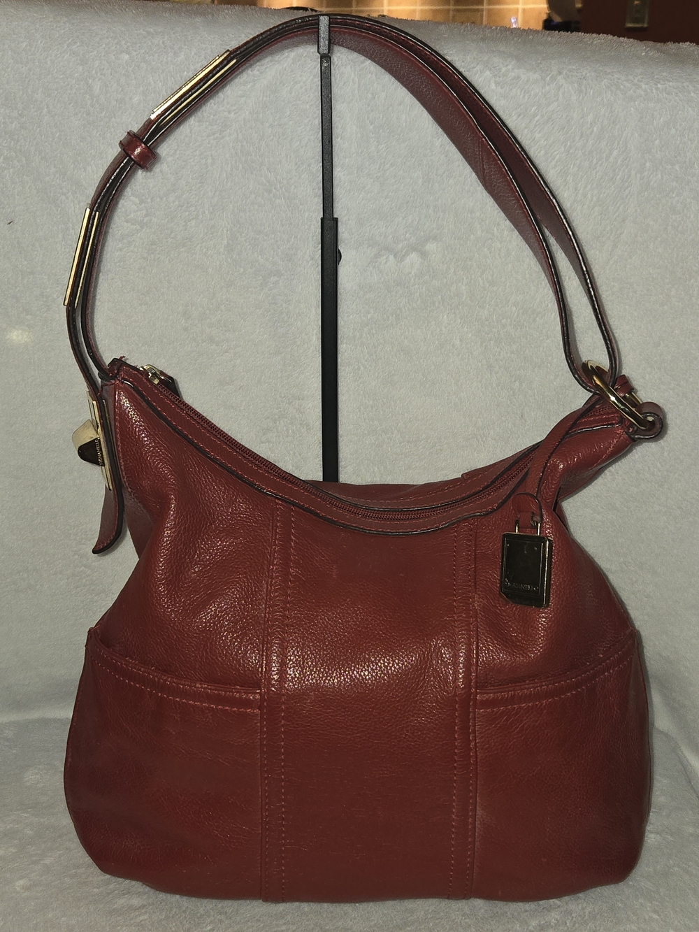 Tignanello Pebbled Leather Hobo Shoulder Bag in Red